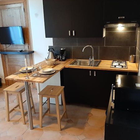 Appartements D'Hotes La Foulonnerie Mios Exterior foto